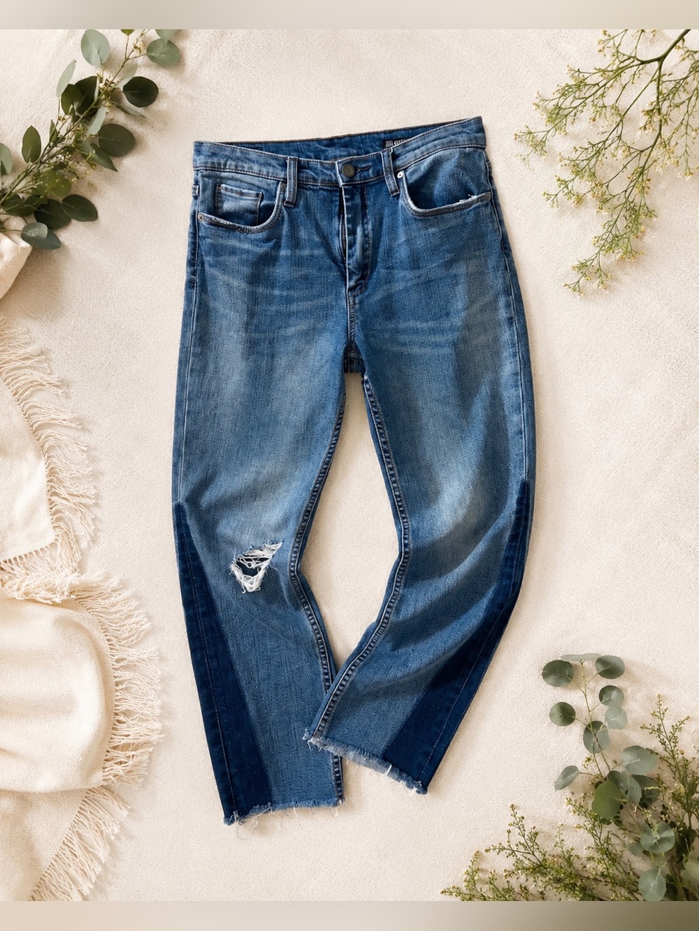 Blank NYC Madison Cropped Jeans Distressed Raw Hem Medium Wash Size 28